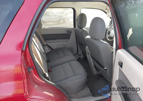 2009 Ford Escape Xlt z USA, uszkodzony, nr VIN 1FMCU03719KB80287